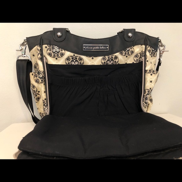 Petunia Pickle Bottom Diaper Bag City Carryall - Picture 4 of 8